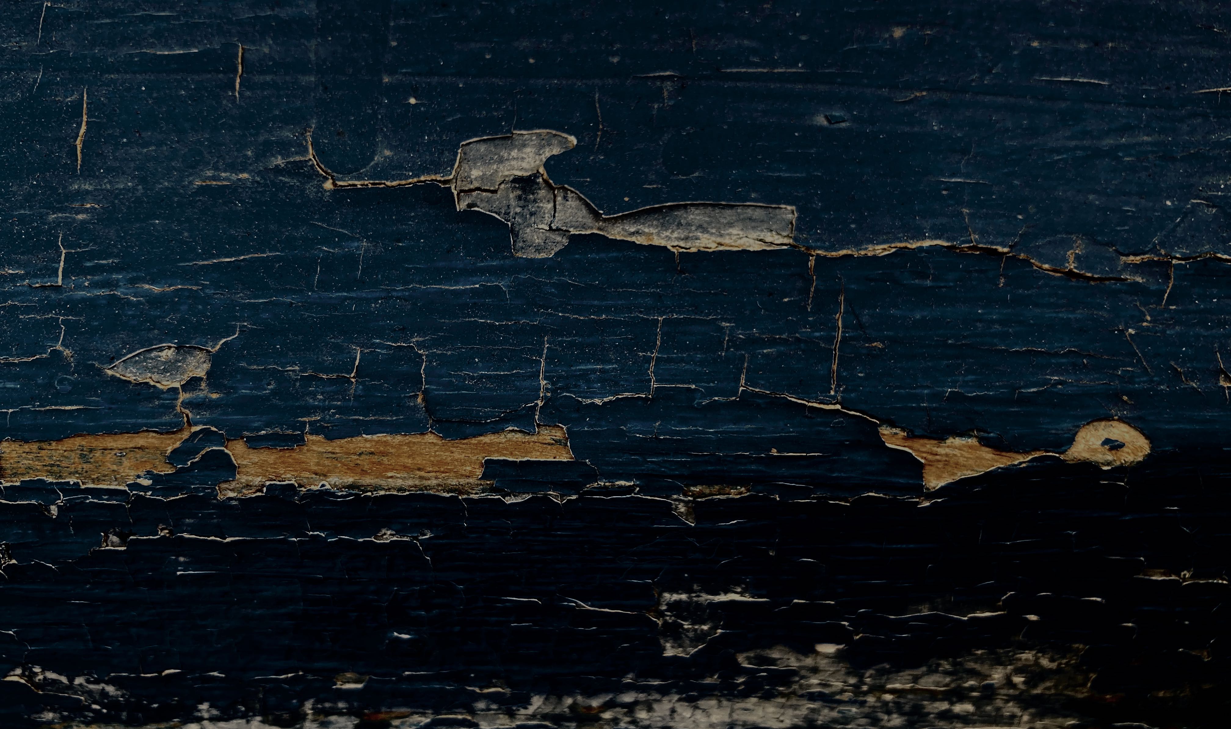 peinture écaillée bleue